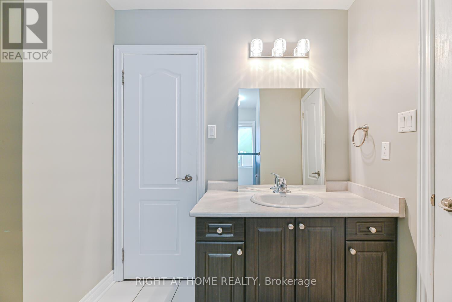 64 Everingham Circle, Brampton, Ontario  L6R 0R7 - Photo 32 - W12429678