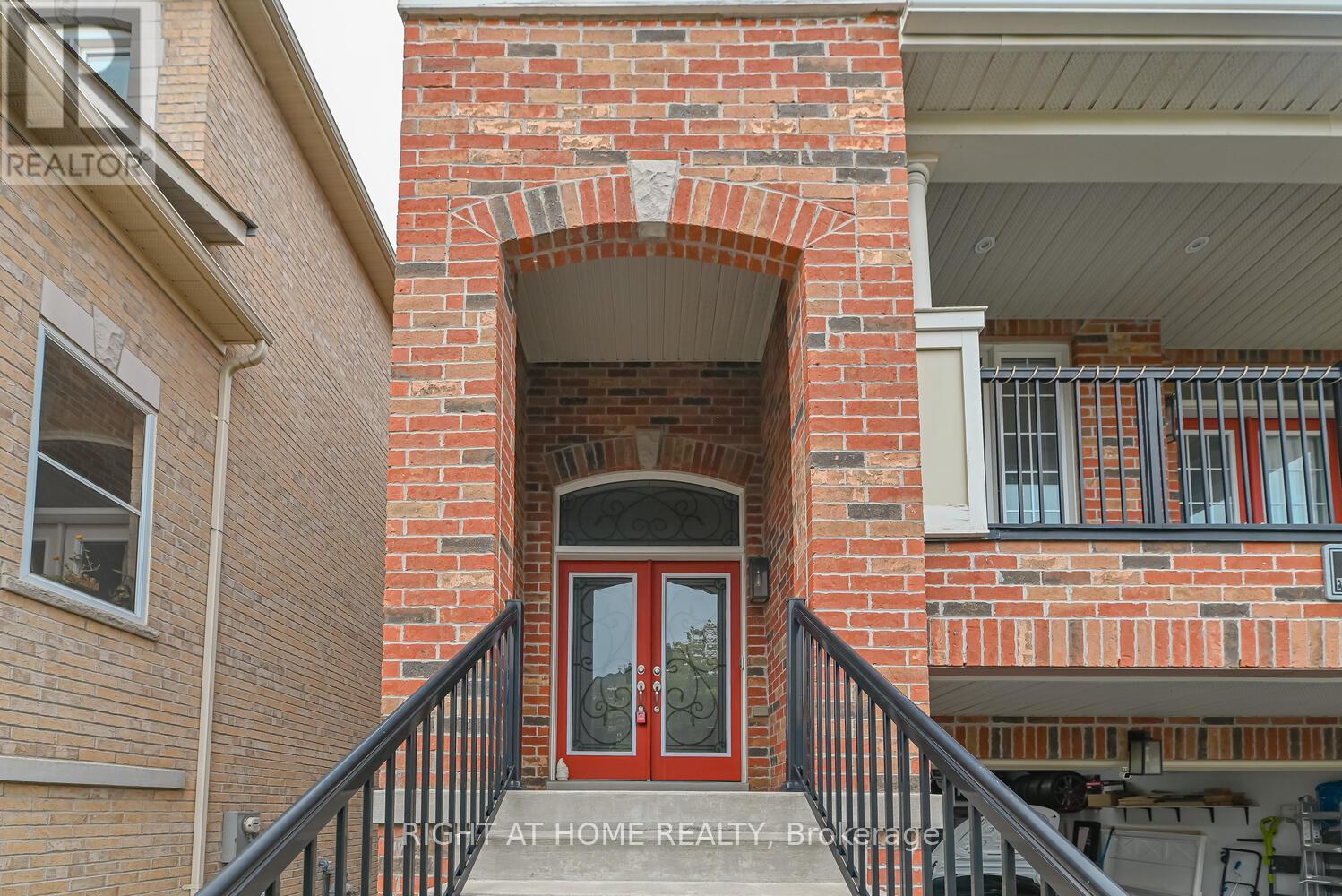64 Everingham Circle, Brampton, Ontario  L6R 0R7 - Photo 6 - W12429678