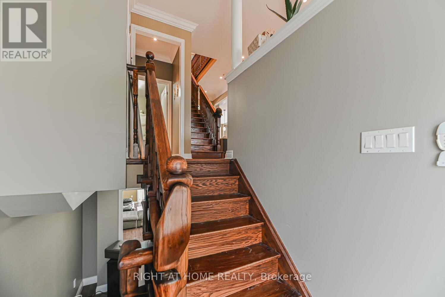 64 Everingham Circle, Brampton, Ontario  L6R 0R7 - Photo 7 - W12429678