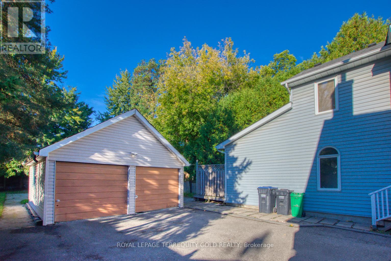 25 Mill Street N, Brampton, Ontario  L6X 1S5 - Photo 12 - W12429723