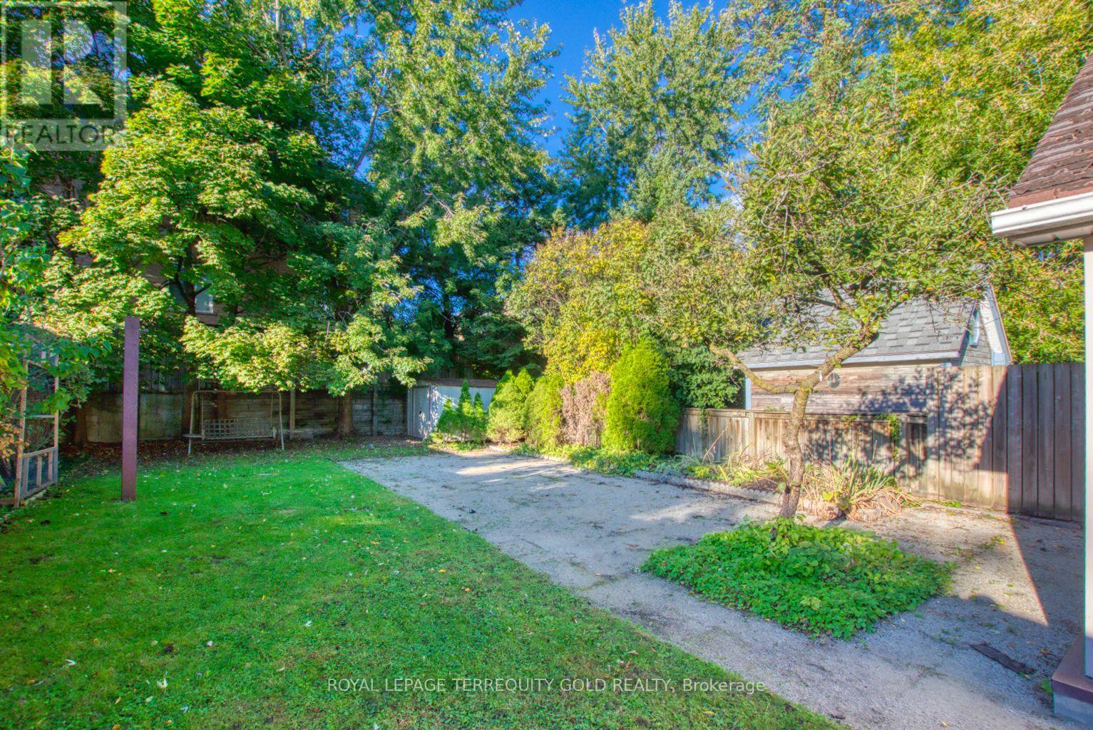 25 Mill Street N, Brampton, Ontario  L6X 1S5 - Photo 13 - W12429723