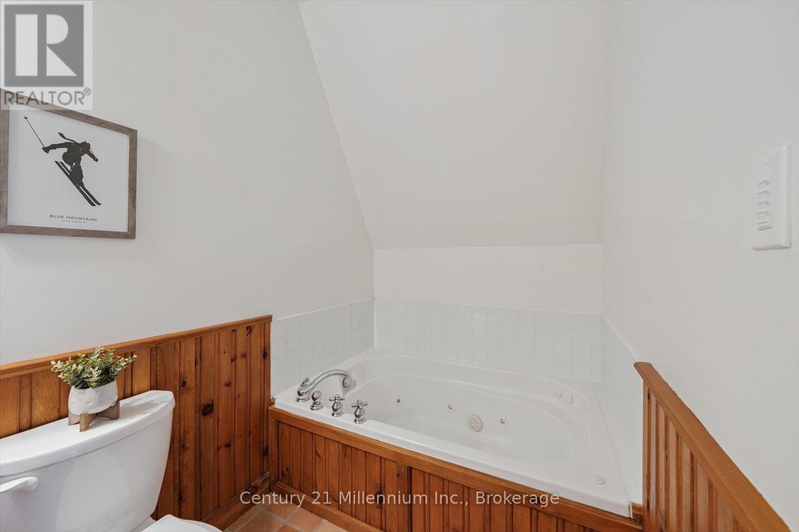 219 - 184 Snowbridge Way, Blue Mountains, Ontario  L9Y 0V1 - Photo 29 - X12429738