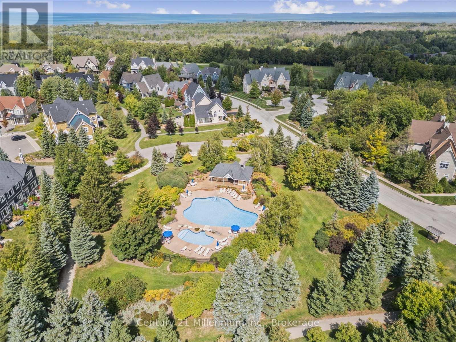 219 - 184 Snowbridge Way, Blue Mountains, Ontario  L9Y 0V1 - Photo 40 - X12429738