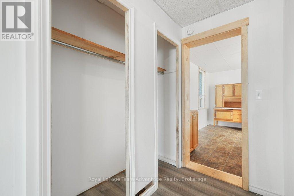76 Bowes Street, Parry Sound, Ontario  P2A 2L7 - Photo 12 - X12429752
