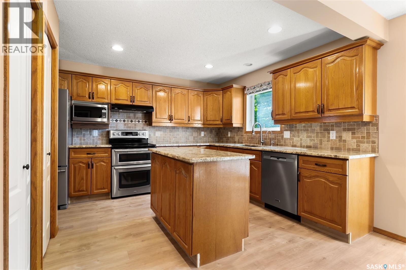 3562 Hazel Grove, Regina, Saskatchewan  S4V 2S7 - Photo 8 - SK019415