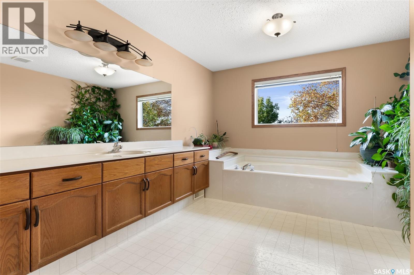 3562 Hazel Grove, Regina, Saskatchewan  S4V 2S7 - Photo 27 - SK019415