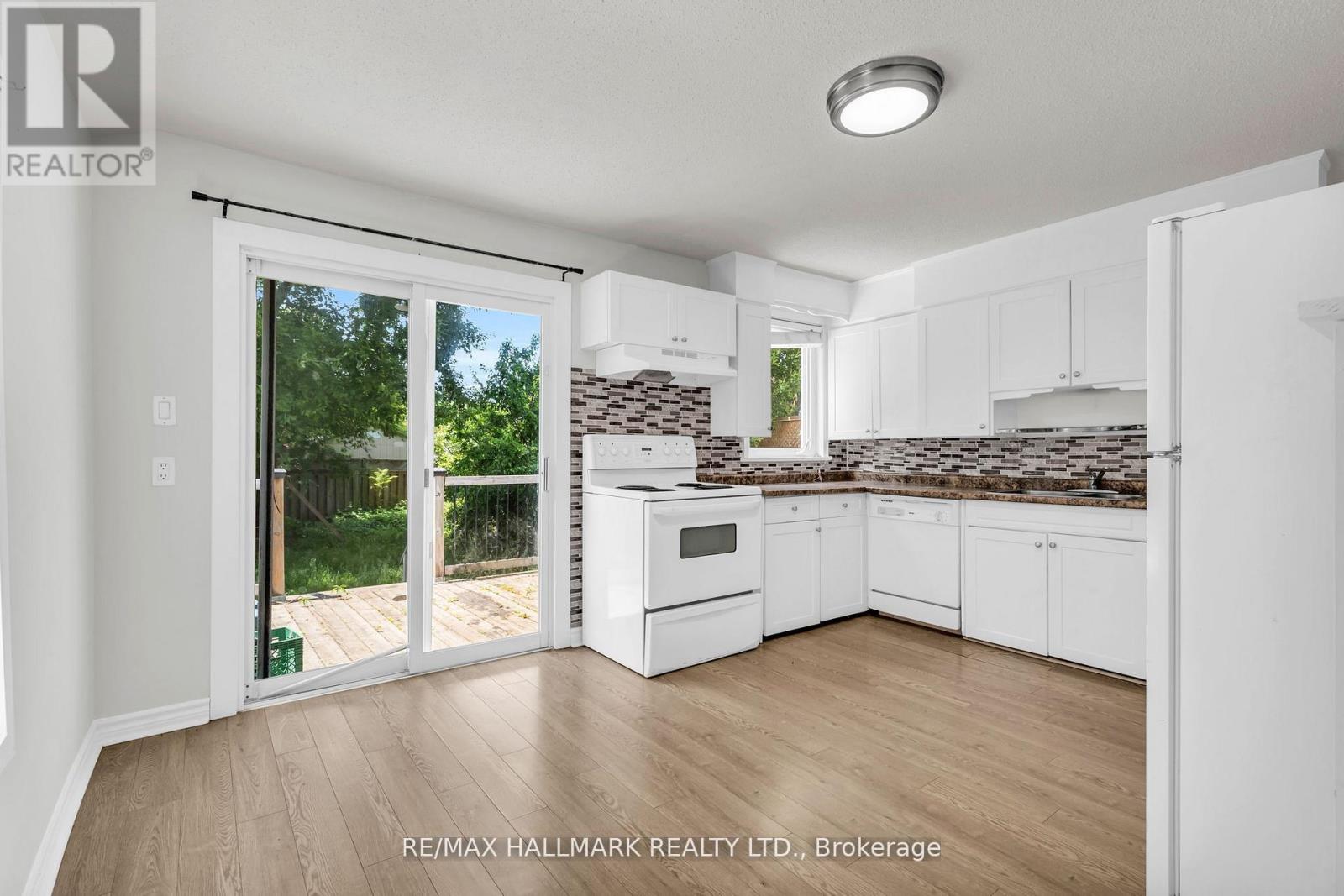 57 Henry Street, St. Catharines, Ontario  L2R 5T7 - Photo 17 - X12429670