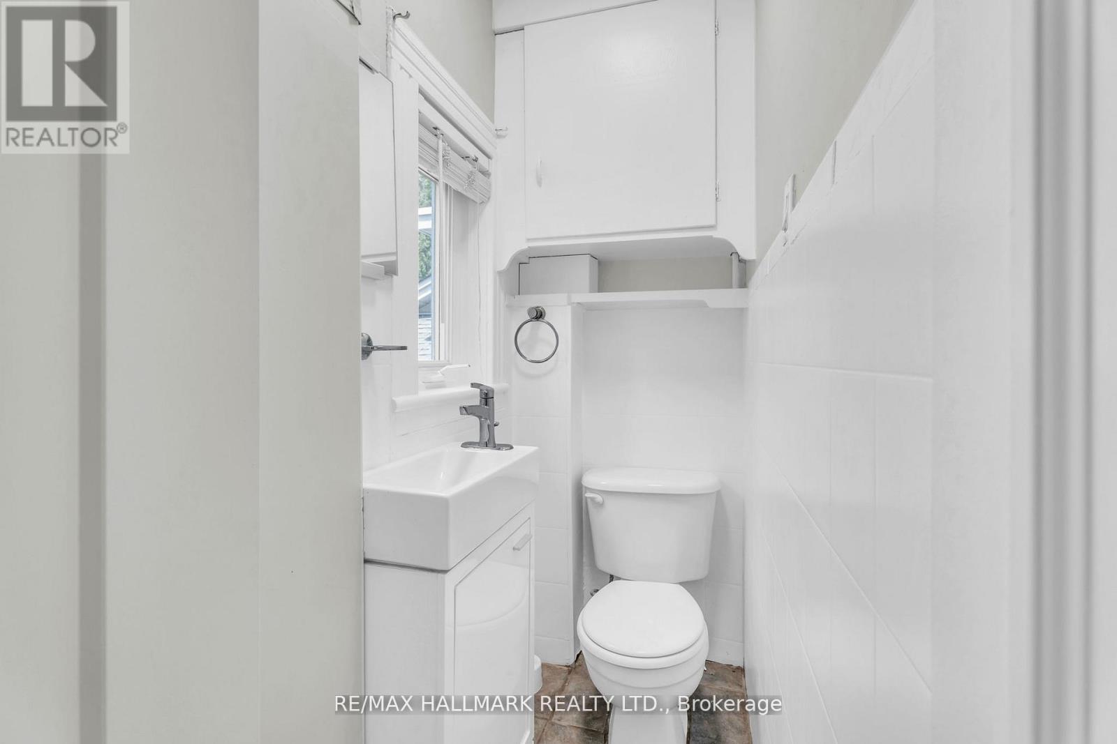 57 Henry Street, St. Catharines, Ontario  L2R 5T7 - Photo 22 - X12429670