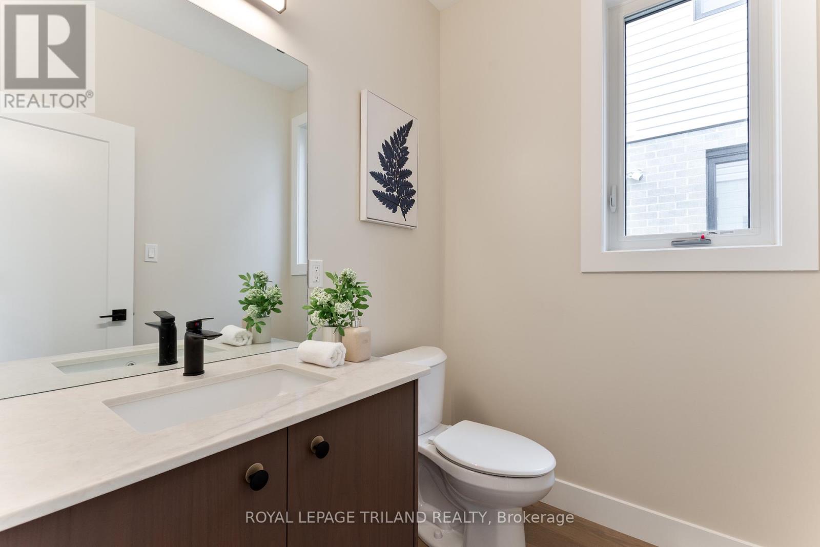 3931 Big Leaf Trail, London South, Ontario  N6P 0A3 - Photo 11 - X12428840