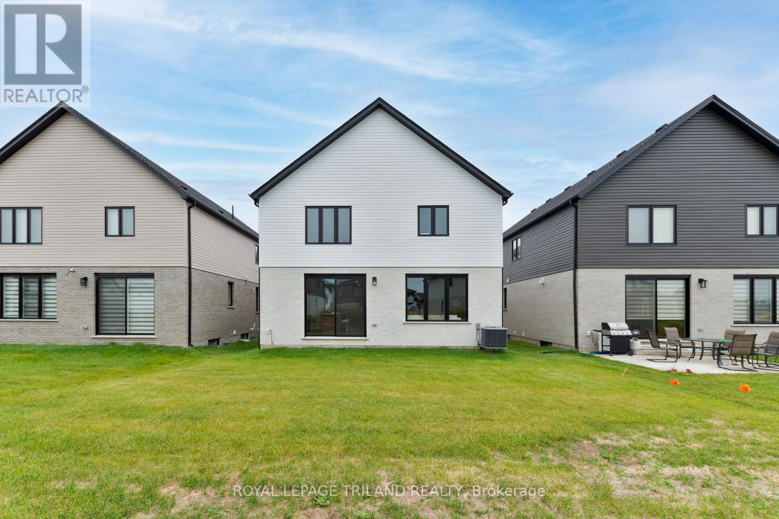 3931 Big Leaf Trail, London South, Ontario  N6P 0A3 - Photo 36 - X12428840