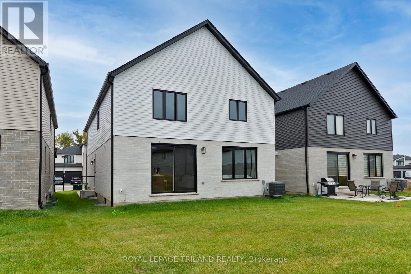 3931 Big Leaf Trail, London South, Ontario  N6P 0A3 - Photo 35 - X12428840