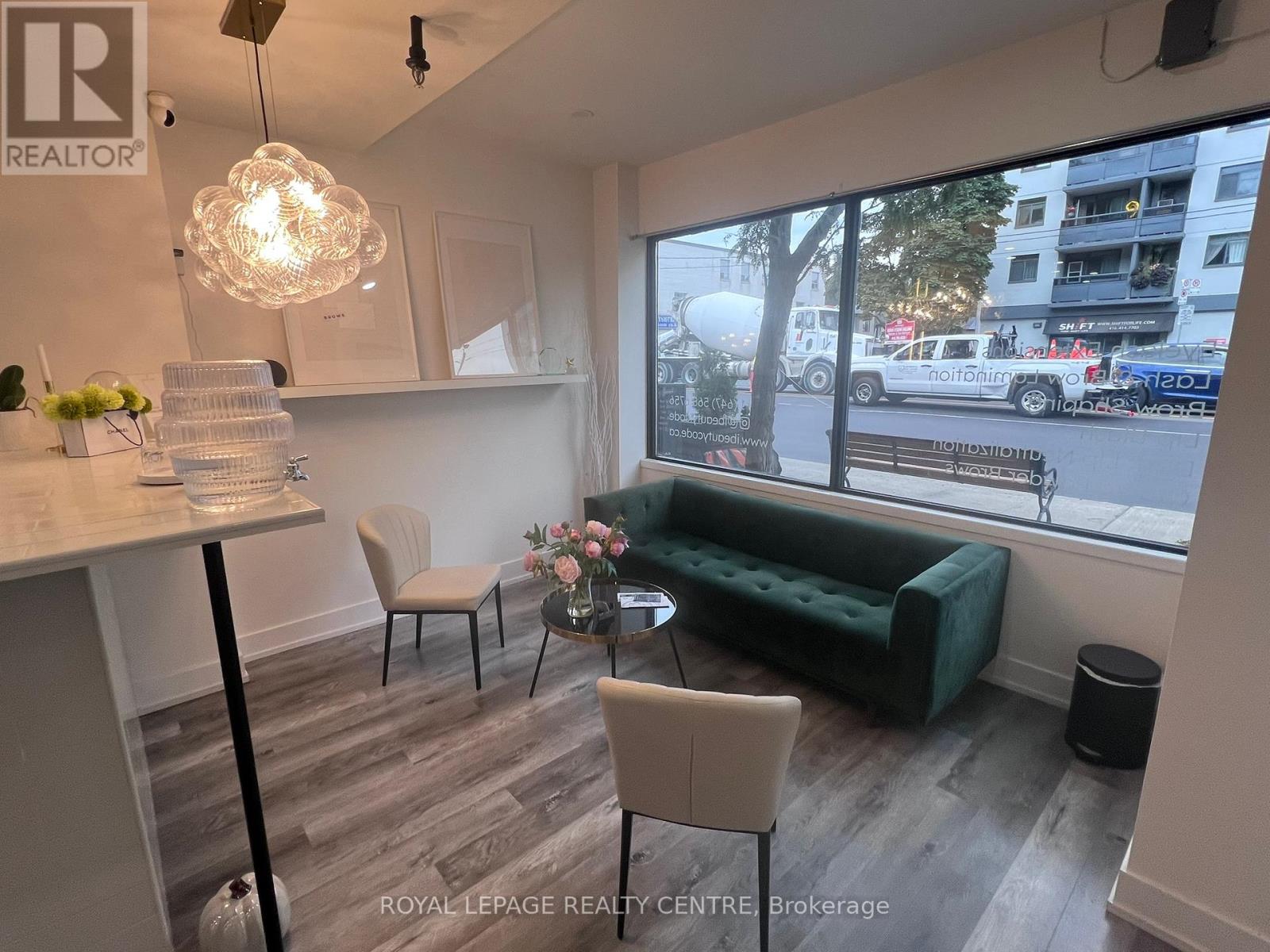 1034 Eglinton Avenue W, Toronto, Ontario  M6C 2C5 - Photo 5 - C12429744