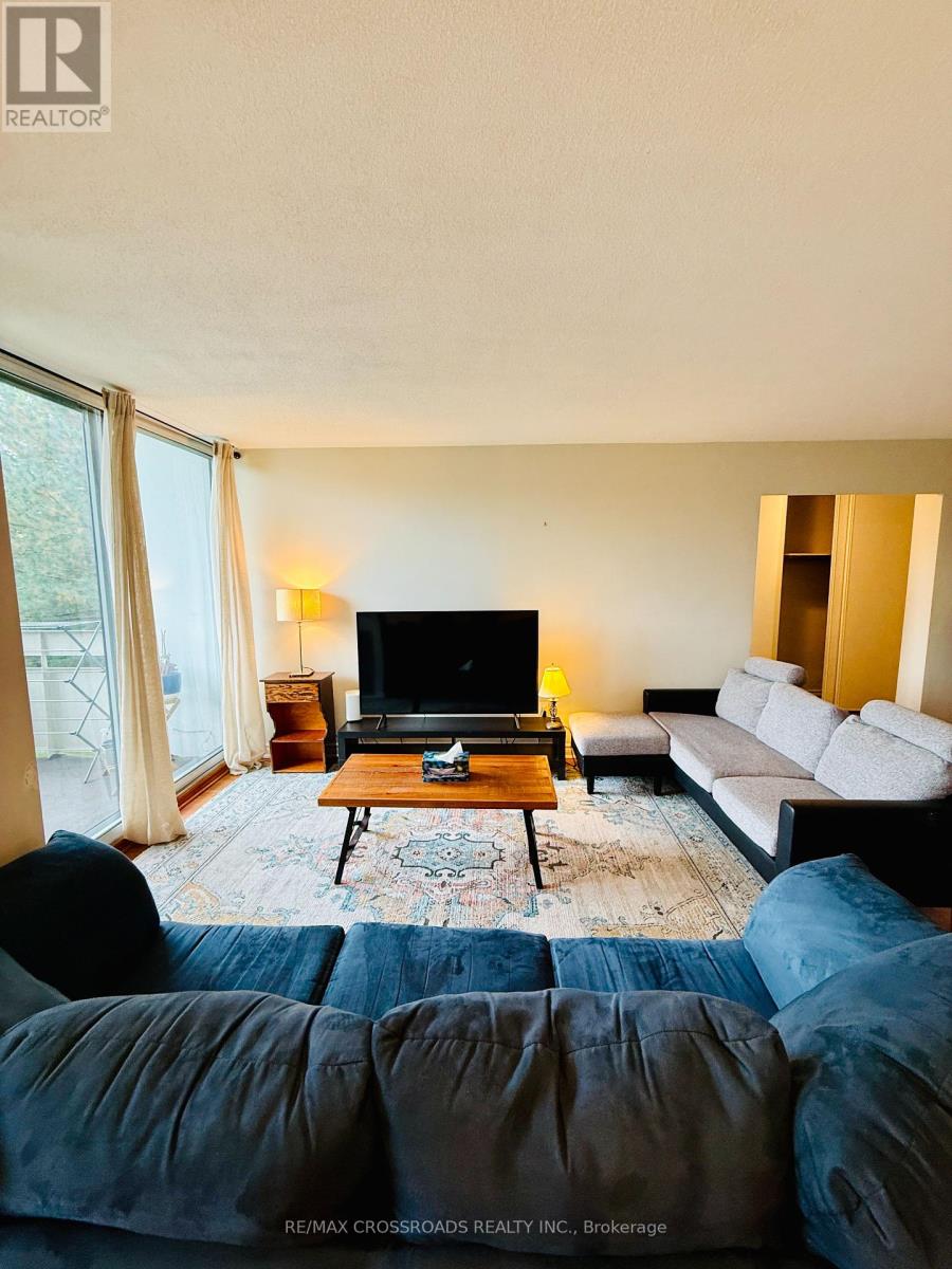 202 - 20 EDGECLIFF GOLFWAY, Toronto, Ontario