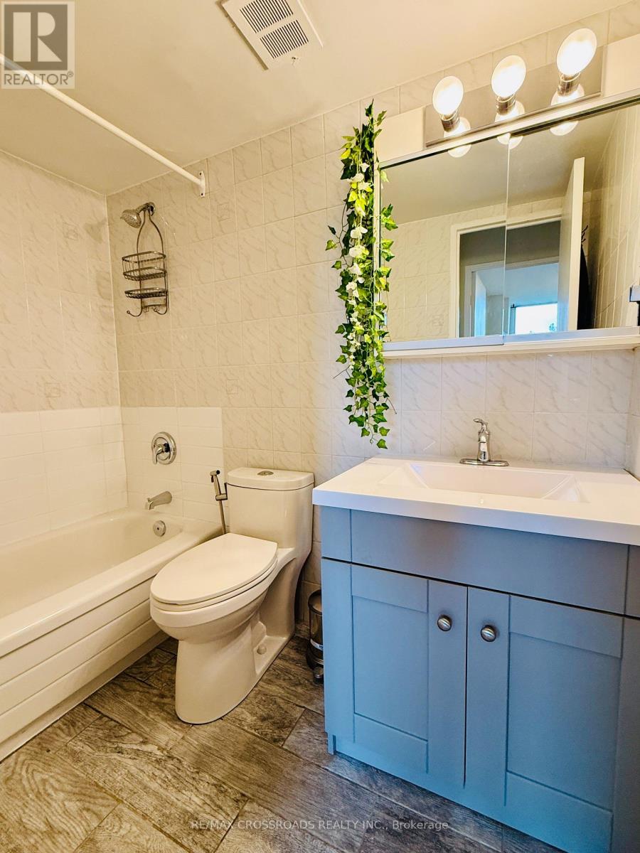 202 - 20 Edgecliff Golfway, Toronto, Ontario  M3C 3A4 - Photo 17 - C12429757