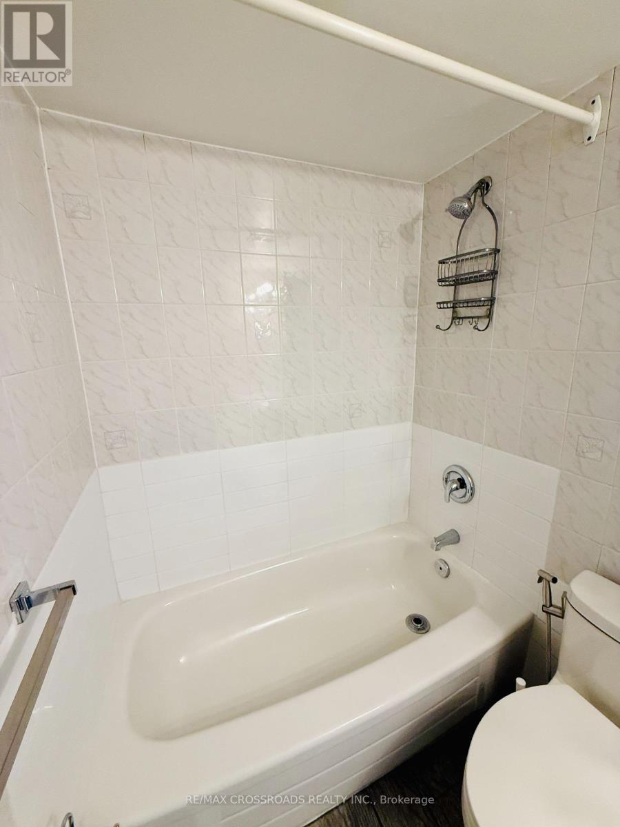 202 - 20 Edgecliff Golfway, Toronto, Ontario  M3C 3A4 - Photo 18 - C12429757