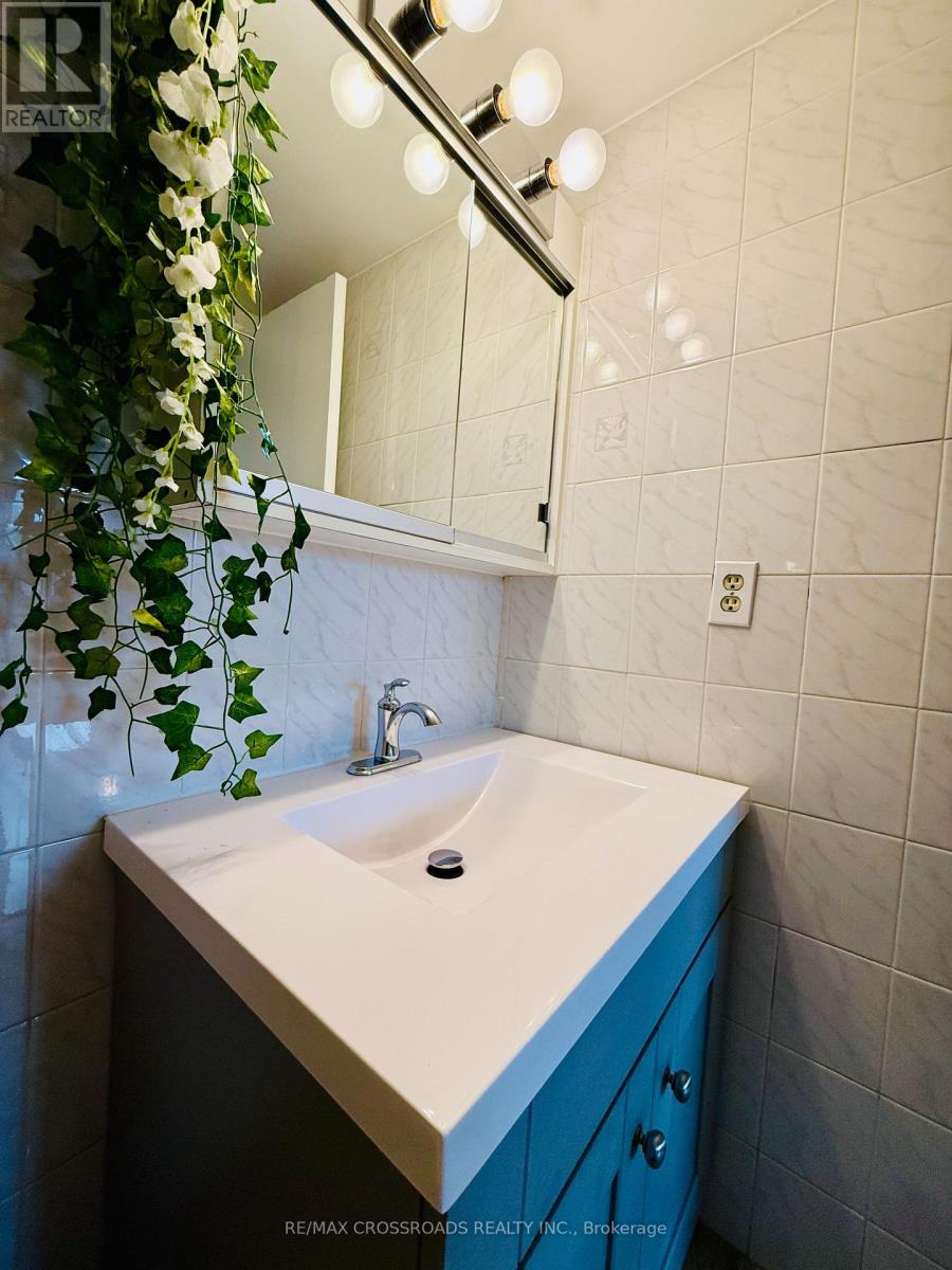 202 - 20 Edgecliff Golfway, Toronto, Ontario  M3C 3A4 - Photo 19 - C12429757