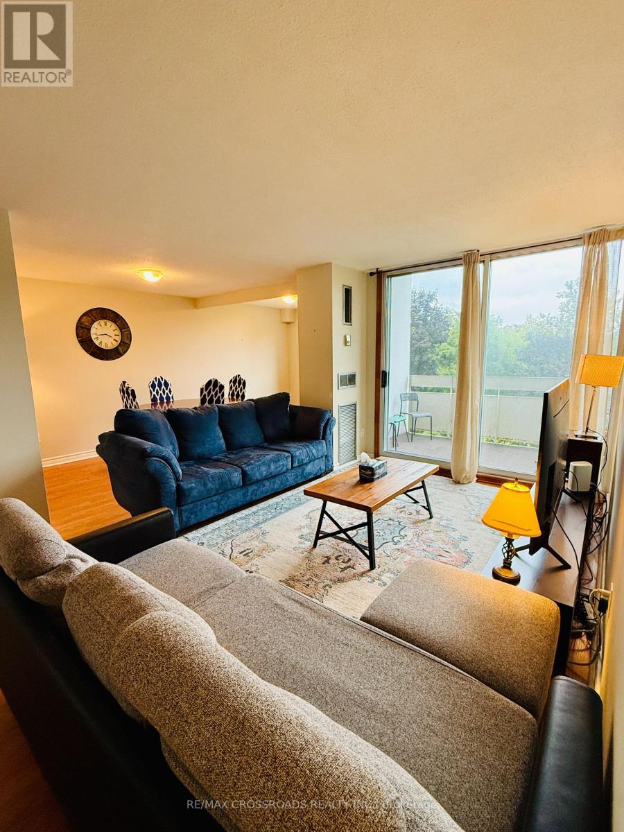 202 - 20 Edgecliff Golfway, Toronto, Ontario  M3C 3A4 - Photo 3 - C12429757