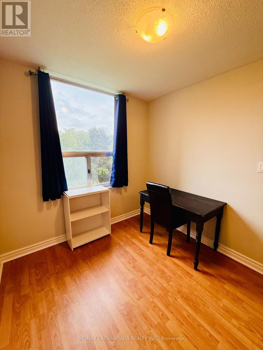 202 - 20 Edgecliff Golfway, Toronto, Ontario  M3C 3A4 - Photo 8 - C12429757