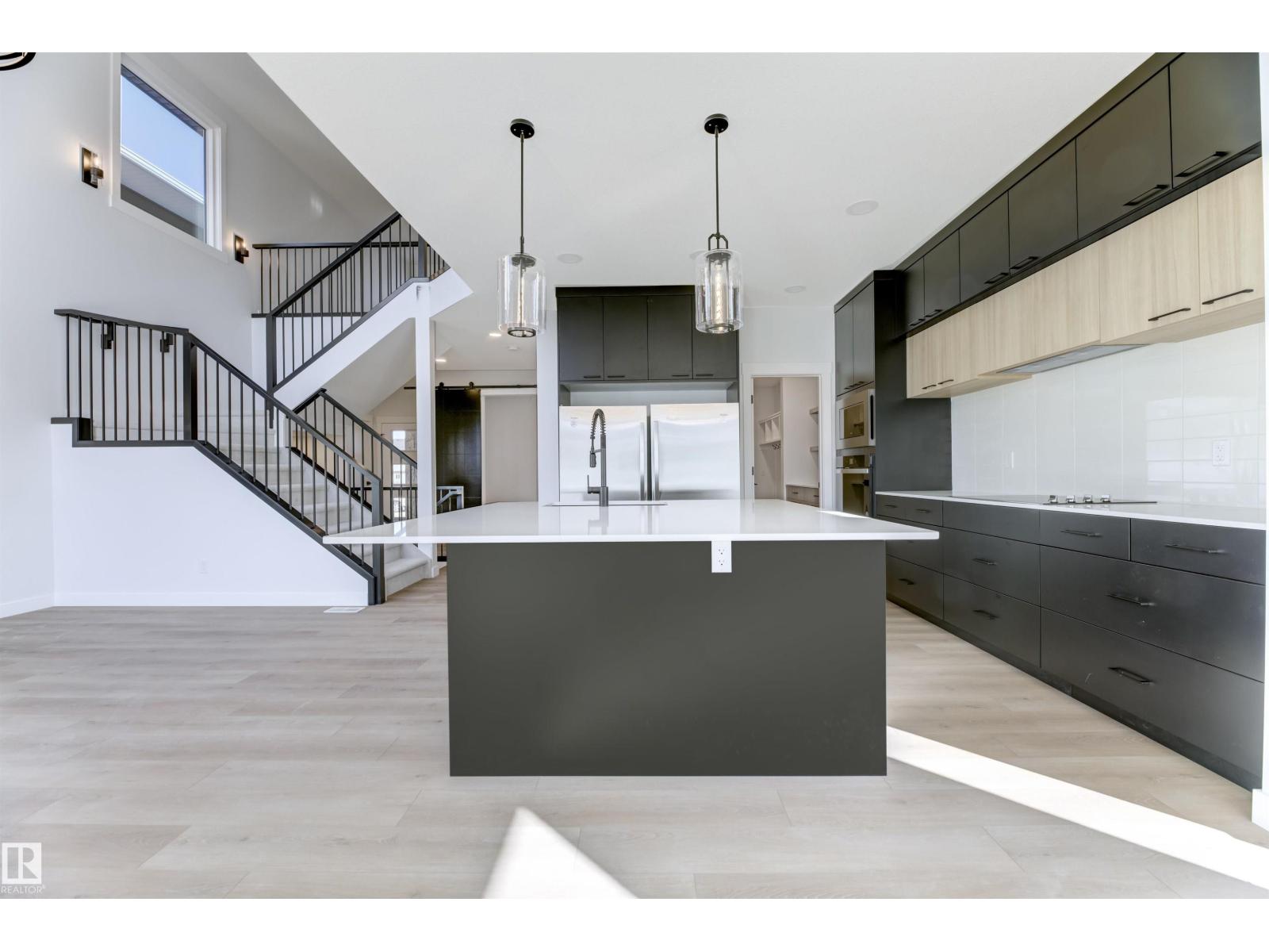 6953 176a Avenue Nw, Edmonton, Alberta  T5Z 0W8 - Photo 9 - E4453188
