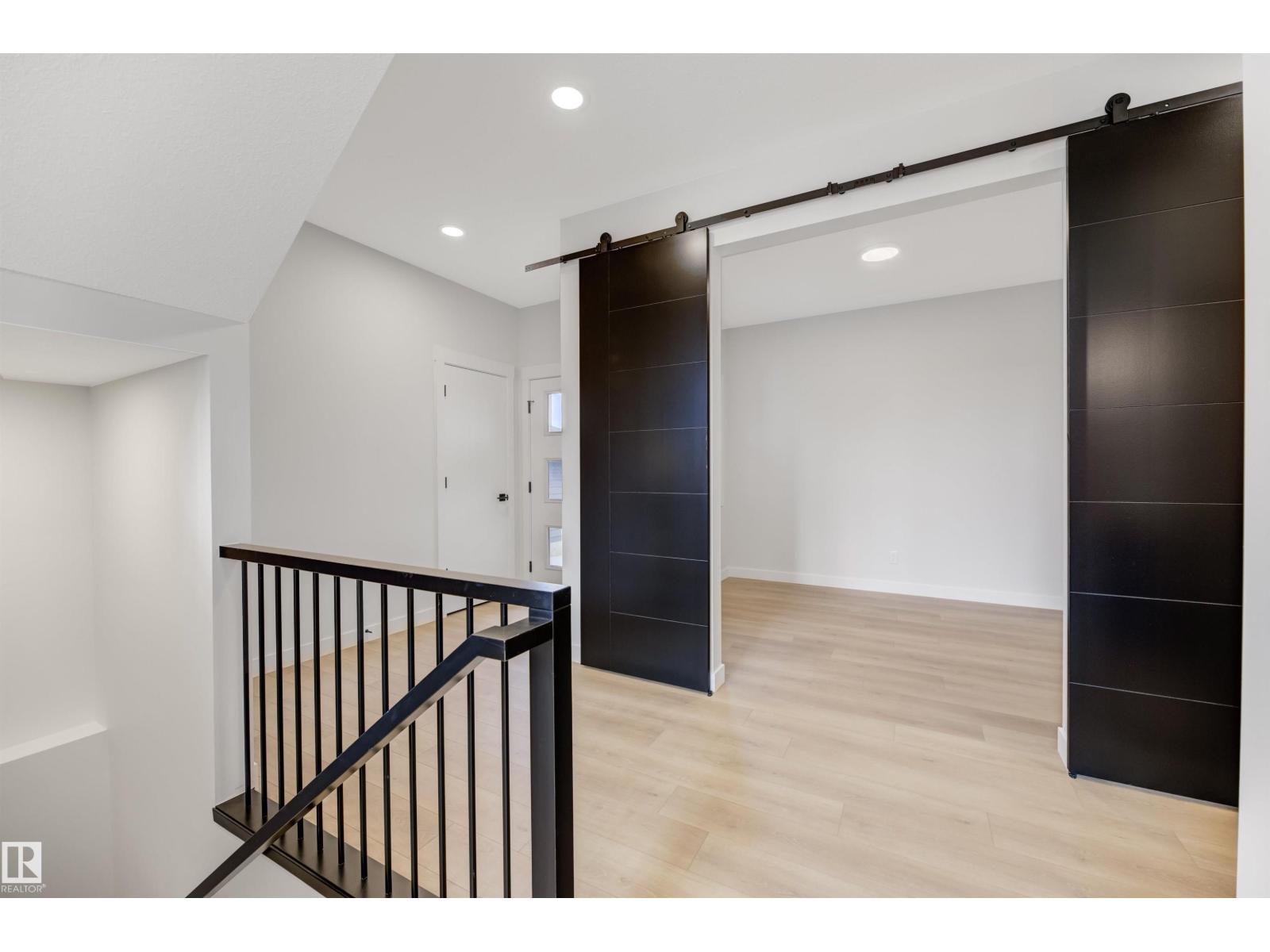 6953 176a Avenue Nw, Edmonton, Alberta  T5Z 0W8 - Photo 4 - E4453188