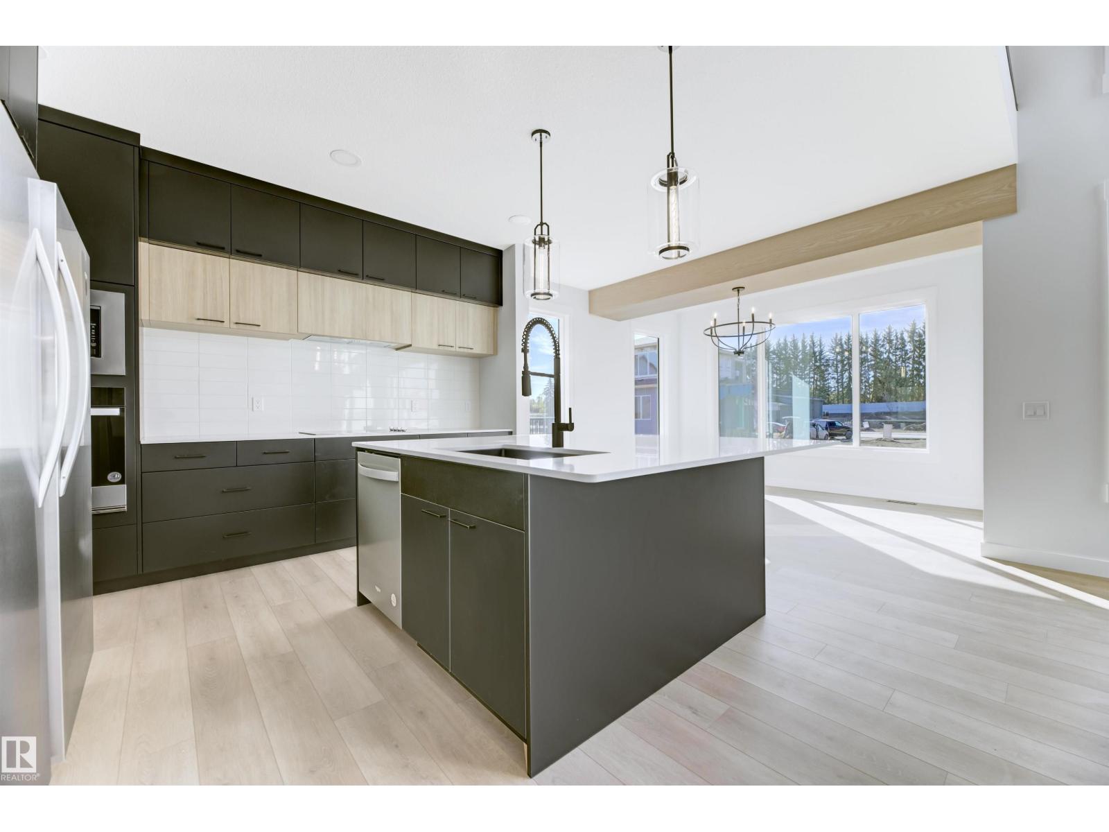 6953 176a Avenue Nw, Edmonton, Alberta  T5Z 0W8 - Photo 6 - E4453188