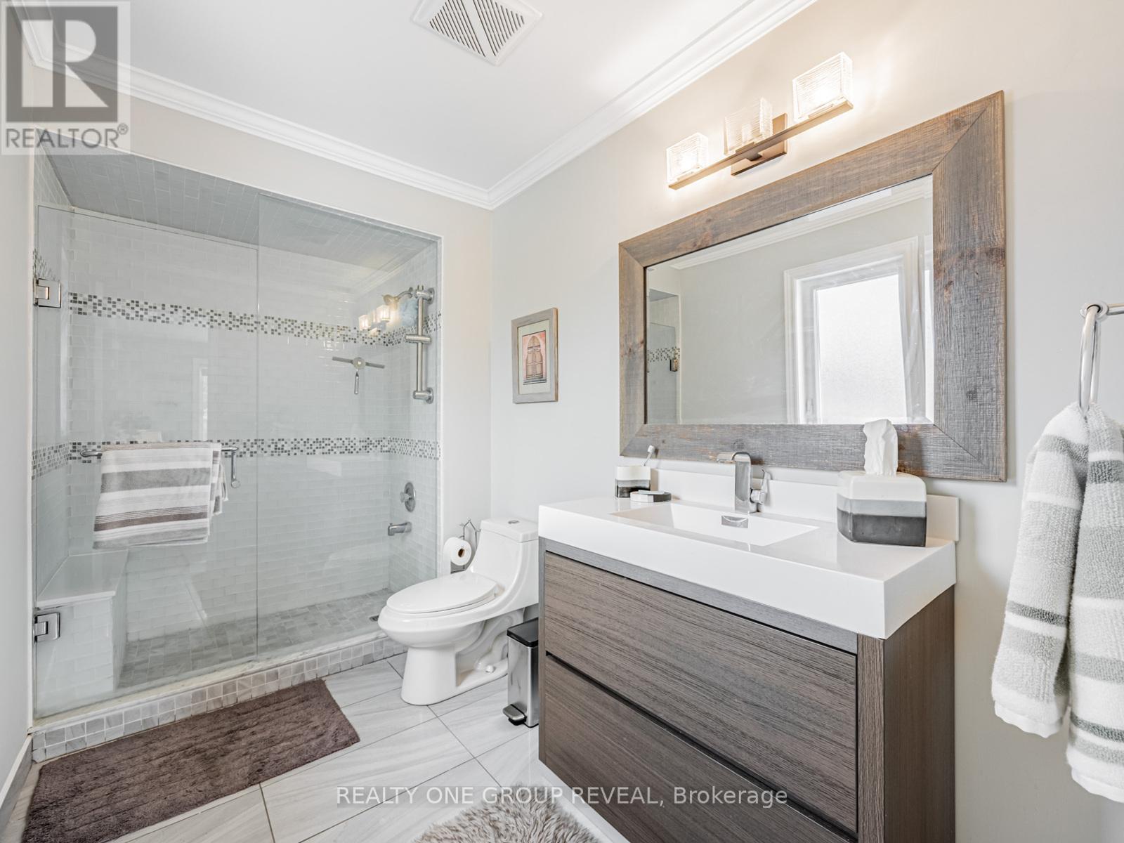 862 Baylawn Drive, Pickering, Ontario  L1X 2R9 - Photo 11 - E12429759