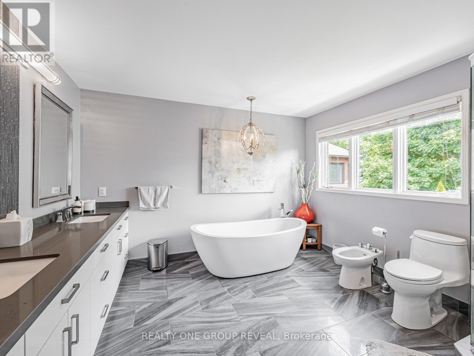 862 Baylawn Drive, Pickering, Ontario  L1X 2R9 - Photo 16 - E12429759