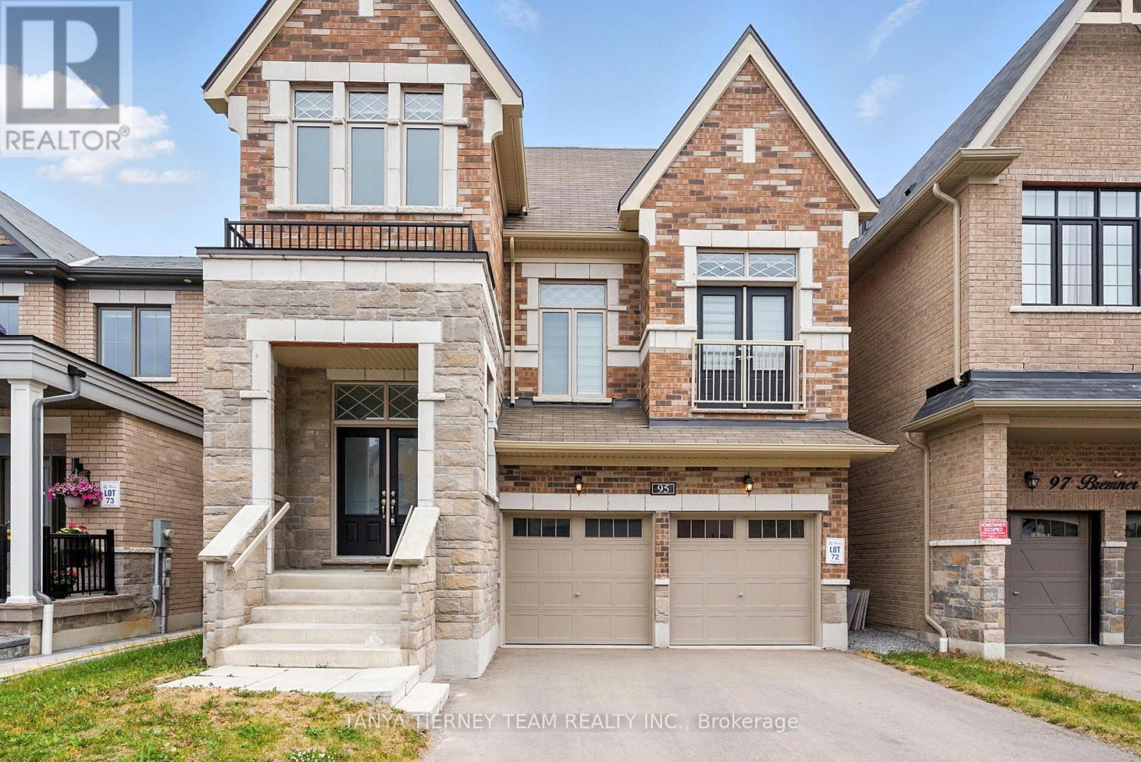 95 BREMNER STREET, Whitby, Ontario