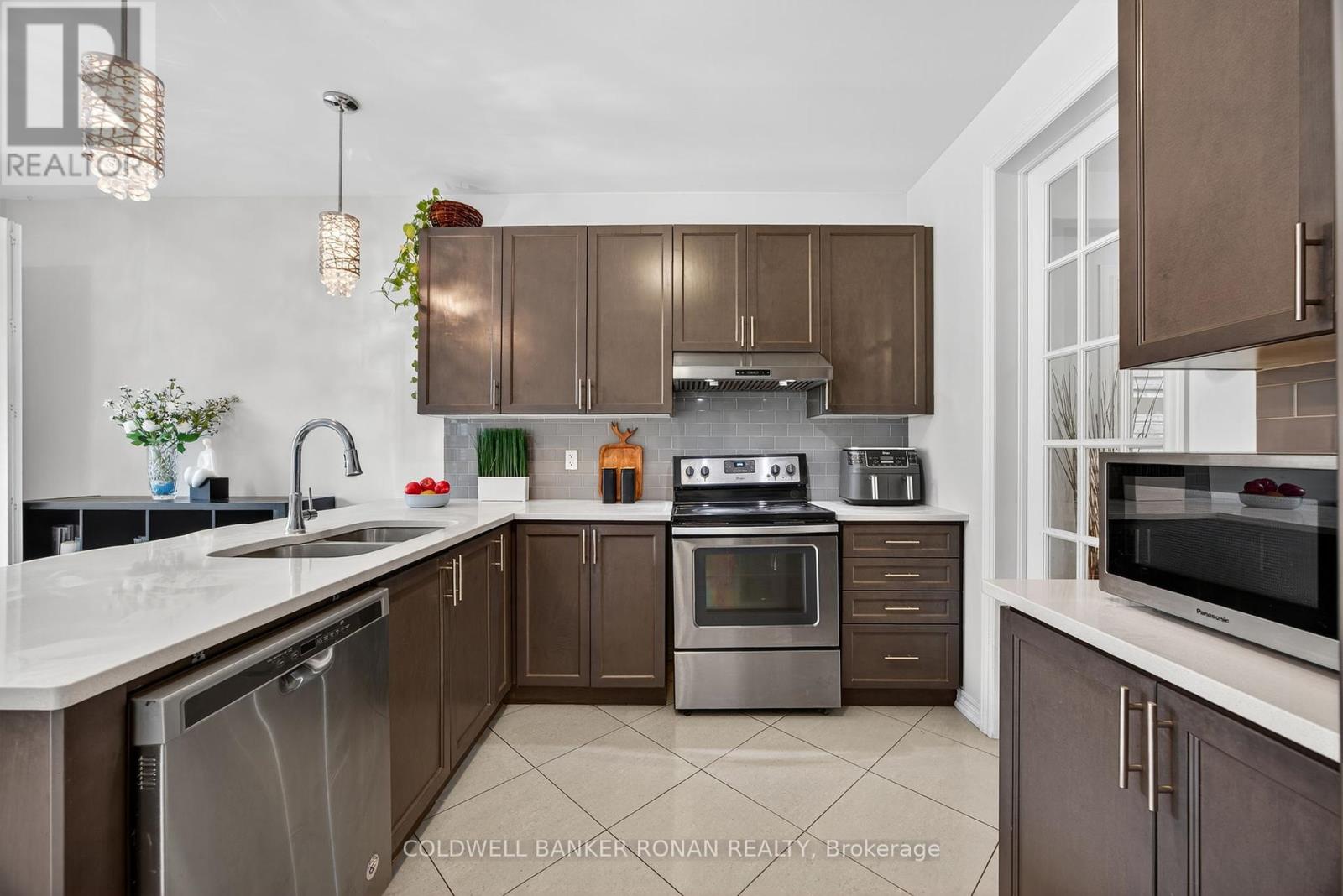 75 Morrison Avenue, New Tecumseth, Ontario  L9R 0R4 - Photo 19 - N12429741