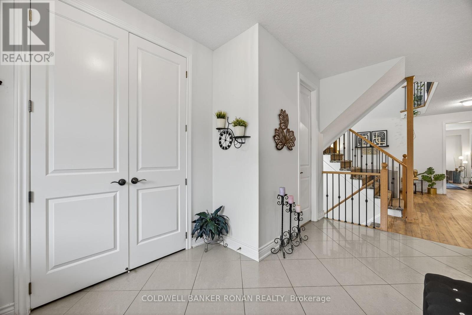 75 Morrison Avenue, New Tecumseth, Ontario  L9R 0R4 - Photo 5 - N12429741