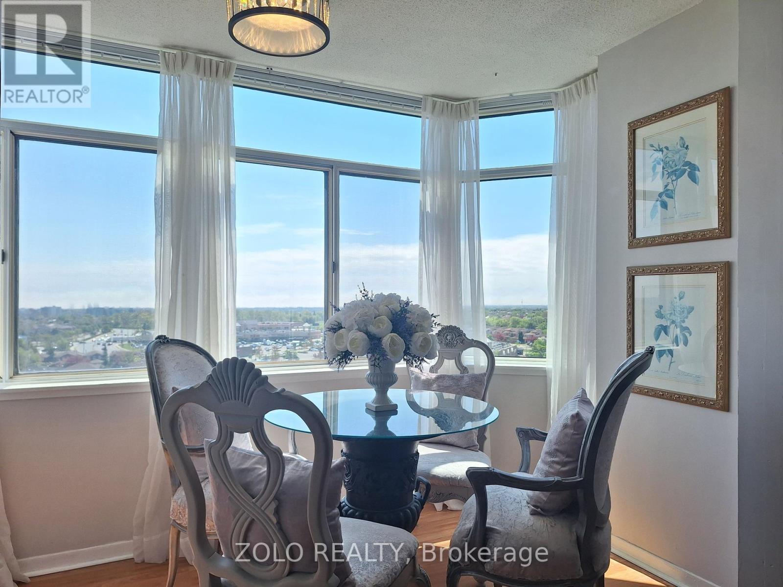 1001 - 300 Webb Drive, Mississauga, Ontario  L5B 3W3 - Photo 5 - W12429743