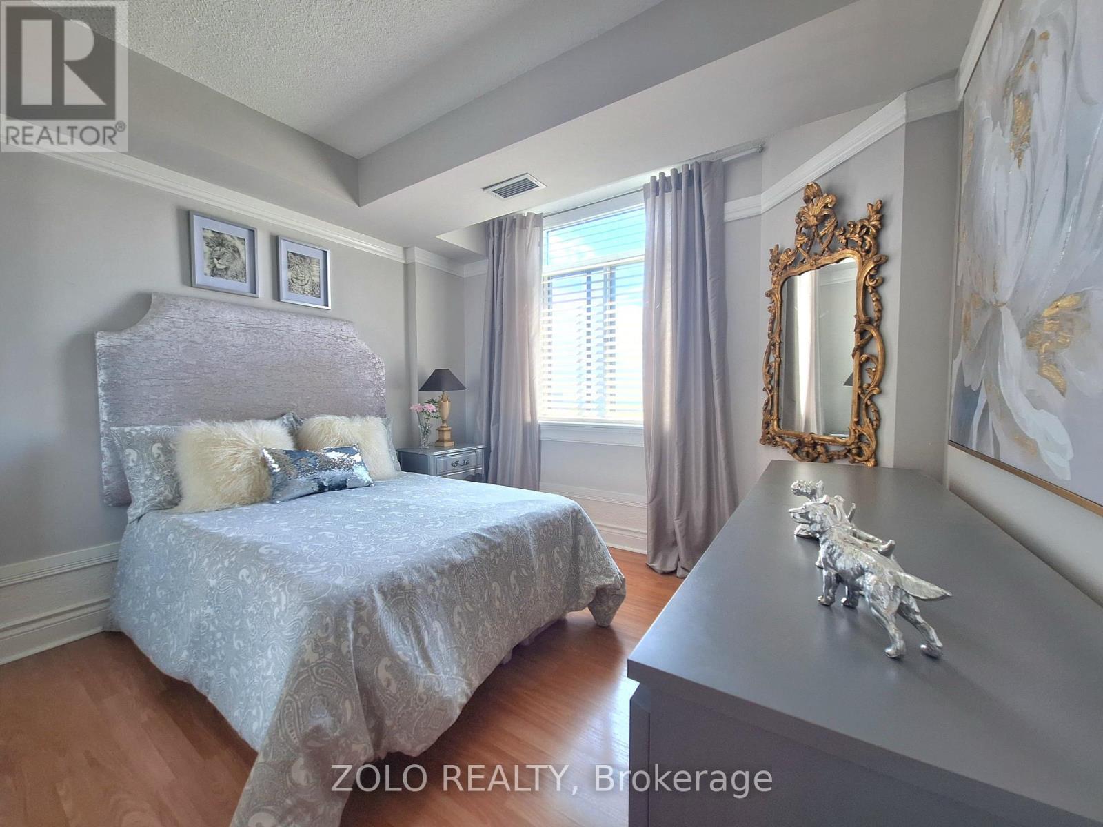 1001 - 300 Webb Drive, Mississauga, Ontario  L5B 3W3 - Photo 8 - W12429743