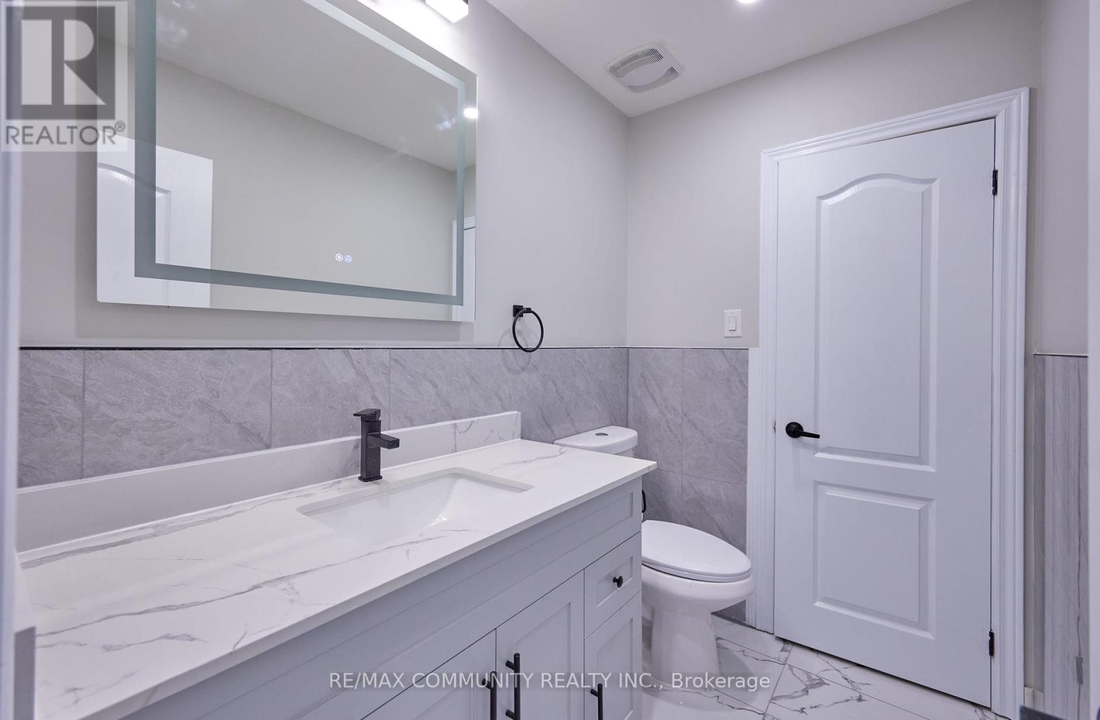 71 Willowridge Road, Toronto, Ontario  M9R 3Z2 - Photo 19 - W12429749