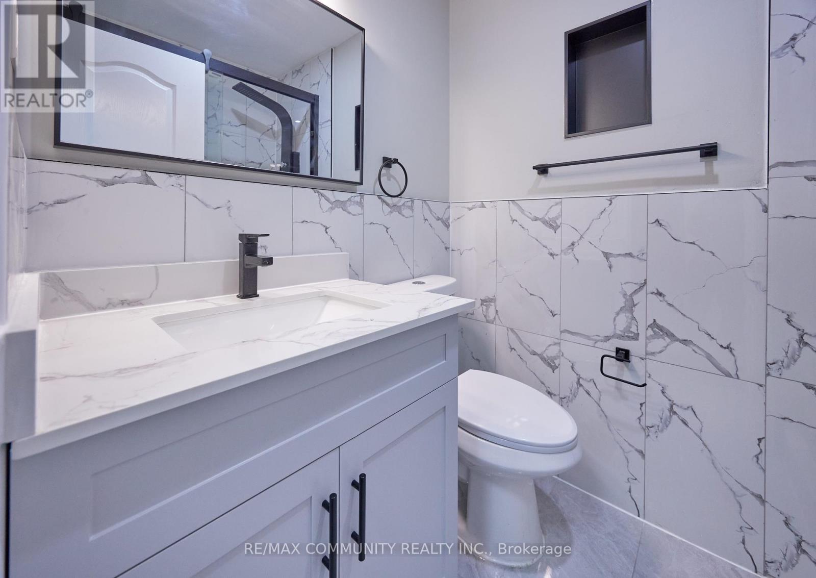 71 Willowridge Road, Toronto, Ontario  M9R 3Z2 - Photo 22 - W12429749