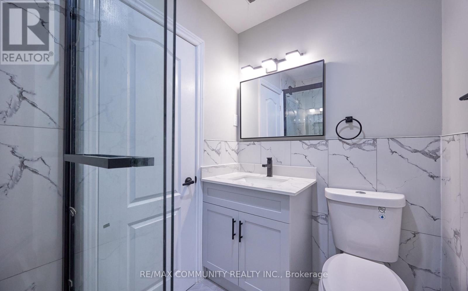 71 Willowridge Road, Toronto, Ontario  M9R 3Z2 - Photo 23 - W12429749