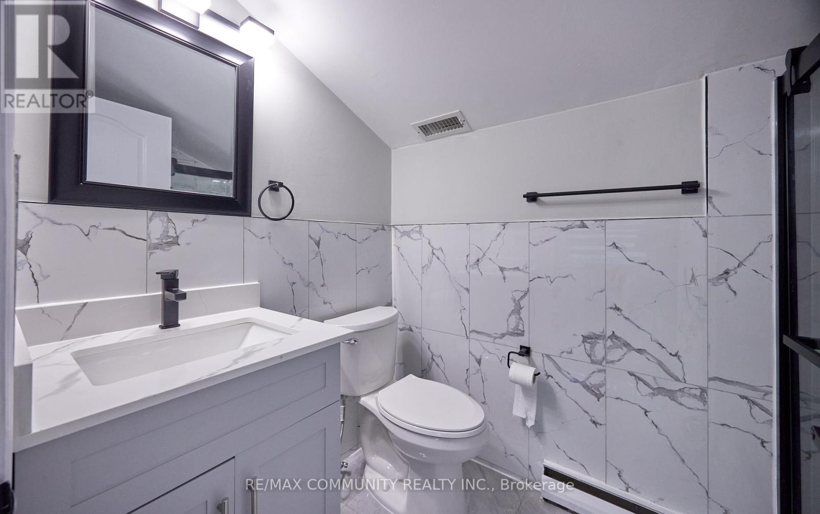 71 Willowridge Road, Toronto, Ontario  M9R 3Z2 - Photo 28 - W12429749