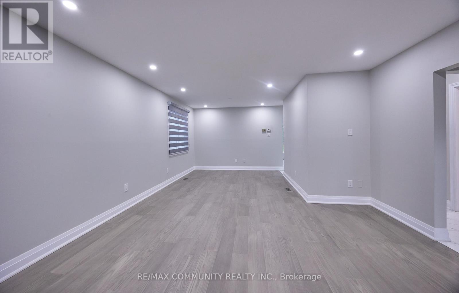 71 Willowridge Road, Toronto, Ontario  M9R 3Z2 - Photo 7 - W12429749