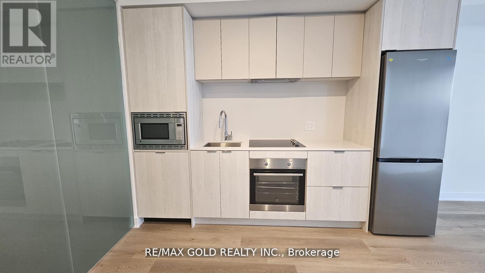1319 - 86 Dundas Street E, Mississauga, Ontario  L5A 0B1 - Photo 3 - W12429765