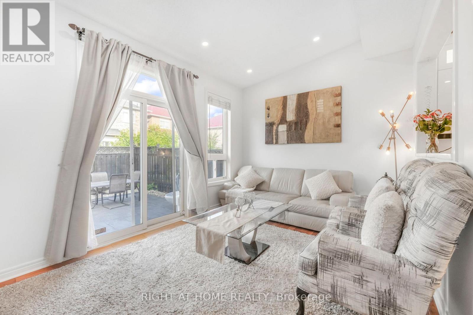5651 Patron Cove E, Mississauga, Ontario  L5M 7G4 - Photo 12 - W12429797