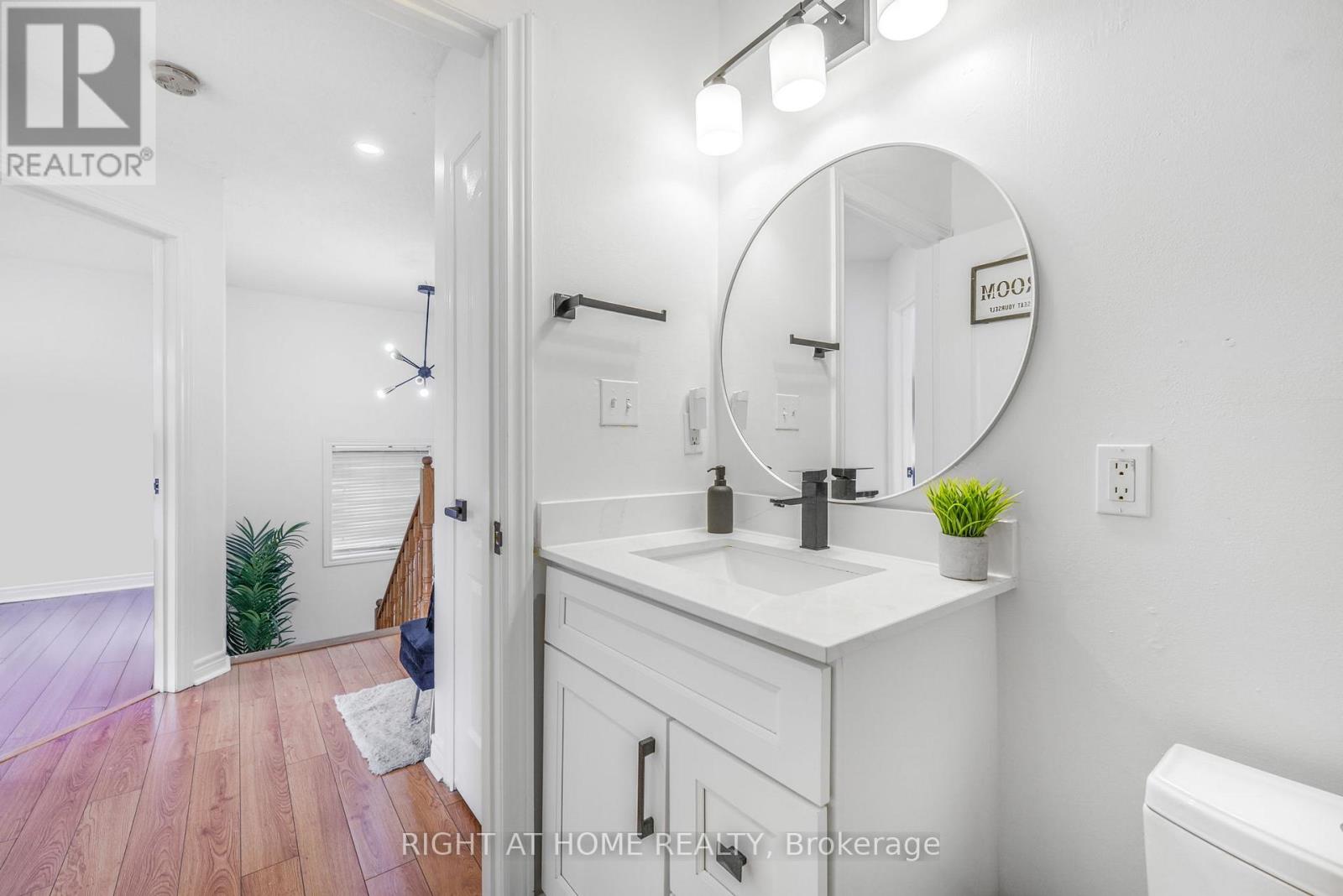 5651 Patron Cove E, Mississauga, Ontario  L5M 7G4 - Photo 14 - W12429797