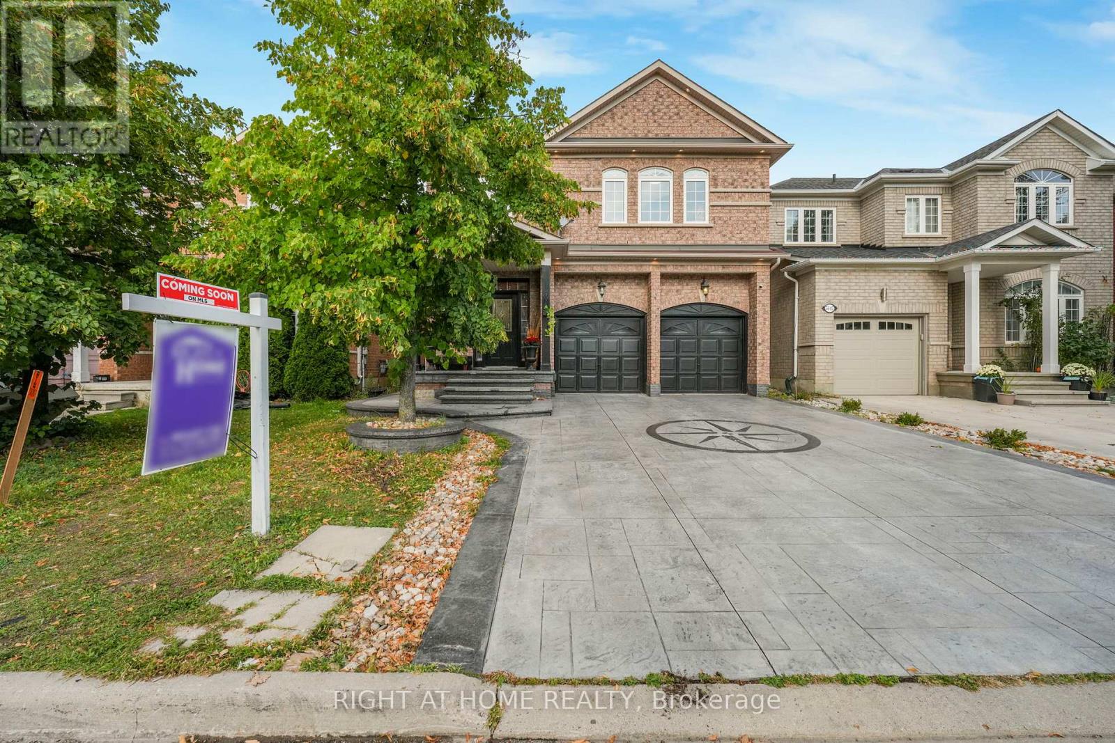5651 Patron Cove E, Mississauga, Ontario  L5M 7G4 - Photo 2 - W12429797