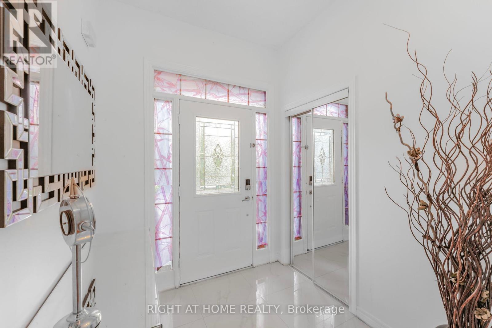 5651 Patron Cove E, Mississauga, Ontario  L5M 7G4 - Photo 4 - W12429797