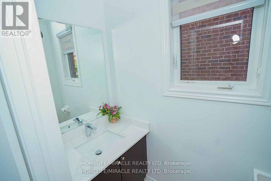 79 Lesabre Crescent, Brampton, Ontario  L6P 3Z9 - Photo 16 - W12429798