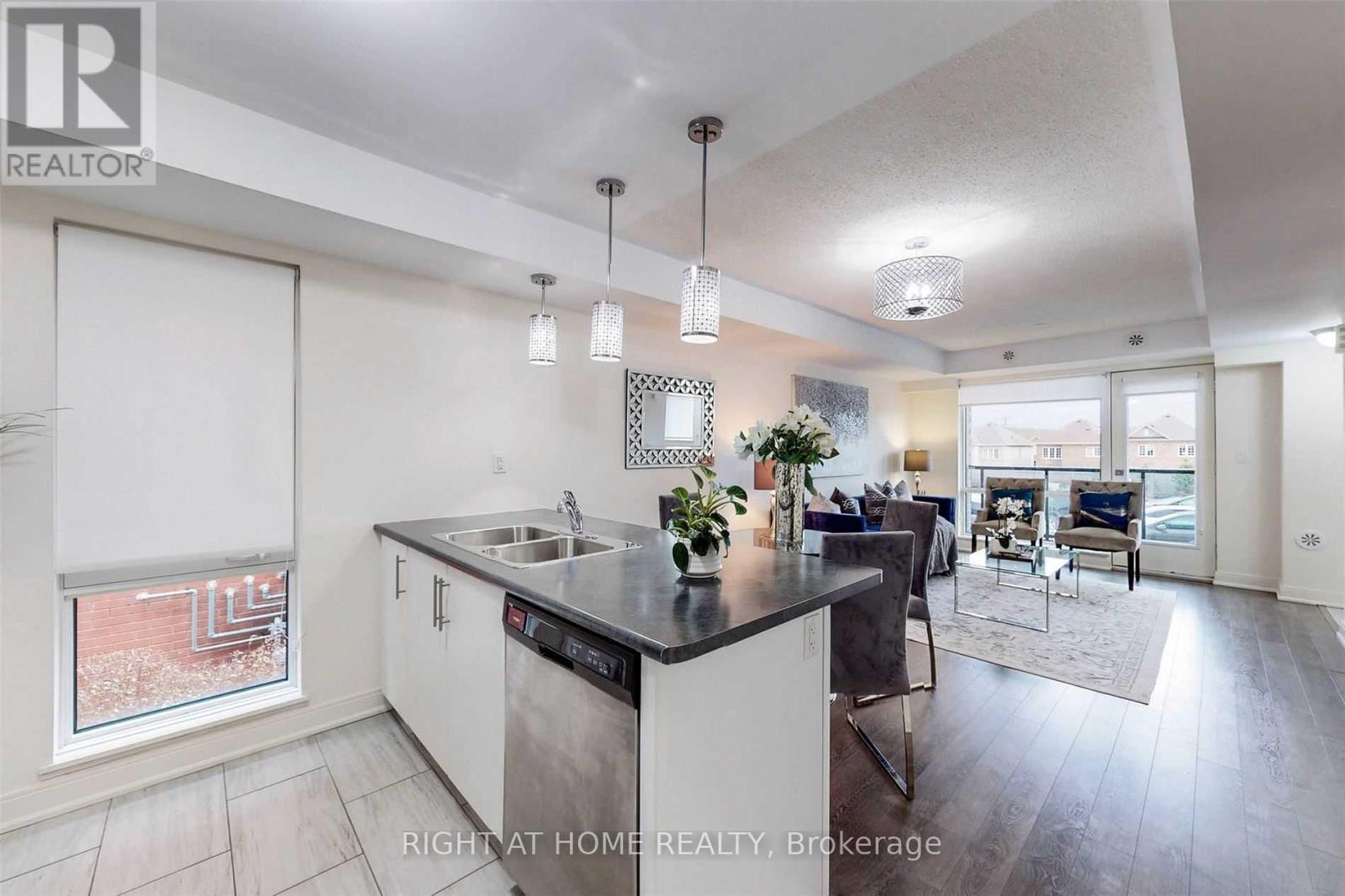 82 - 100 Dufay Road, Brampton, Ontario  L7A 4S3 - Photo 7 - W12429818