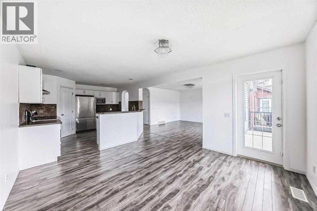 120 Springmere Grove, Chestermere, Alberta  T1X 0B5 - Photo 5 - A2256501