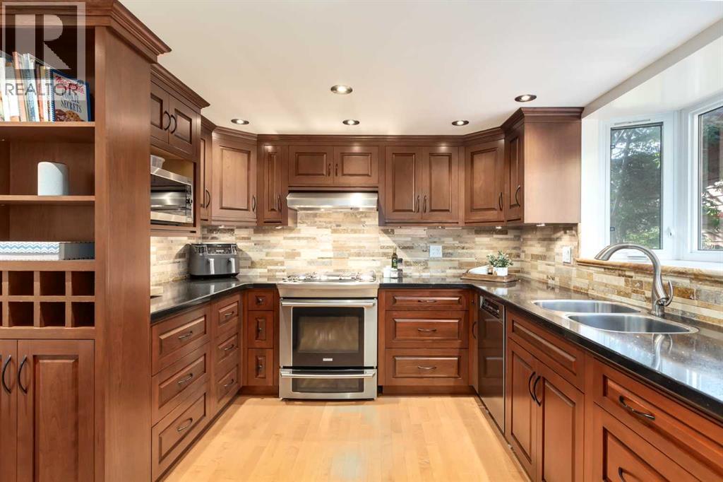 4 Wood Willow Place Sw, Calgary, Alberta  T2W 4H5 - Photo 11 - A2259333