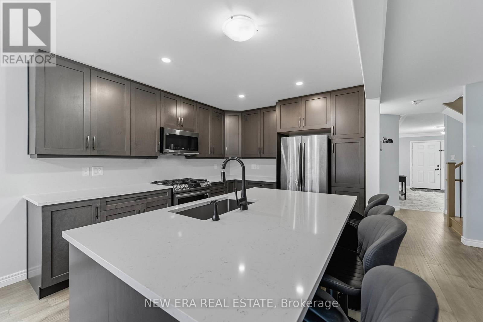 907 Bramford Terrace, Peterborough, Ontario  K9K 0H3 - Photo 9 - X12429789