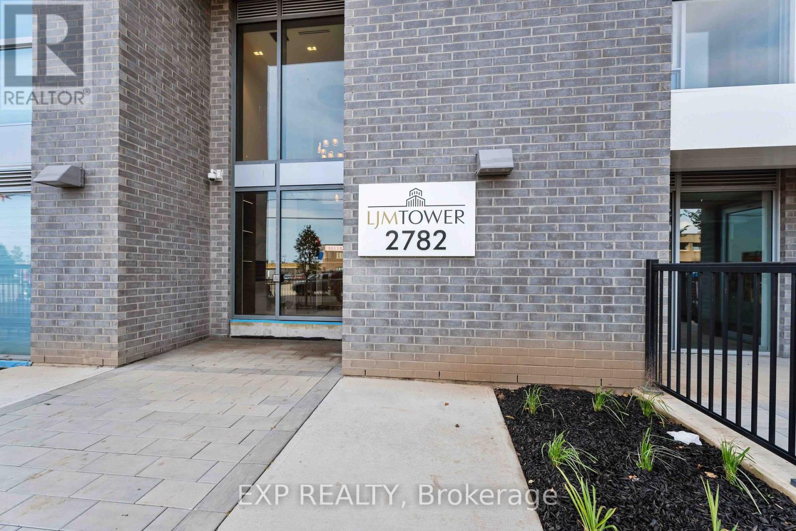 606 - 2782 Barton Street E, Hamilton, Ontario  L8E 2J8 - Photo 2 - X12429804