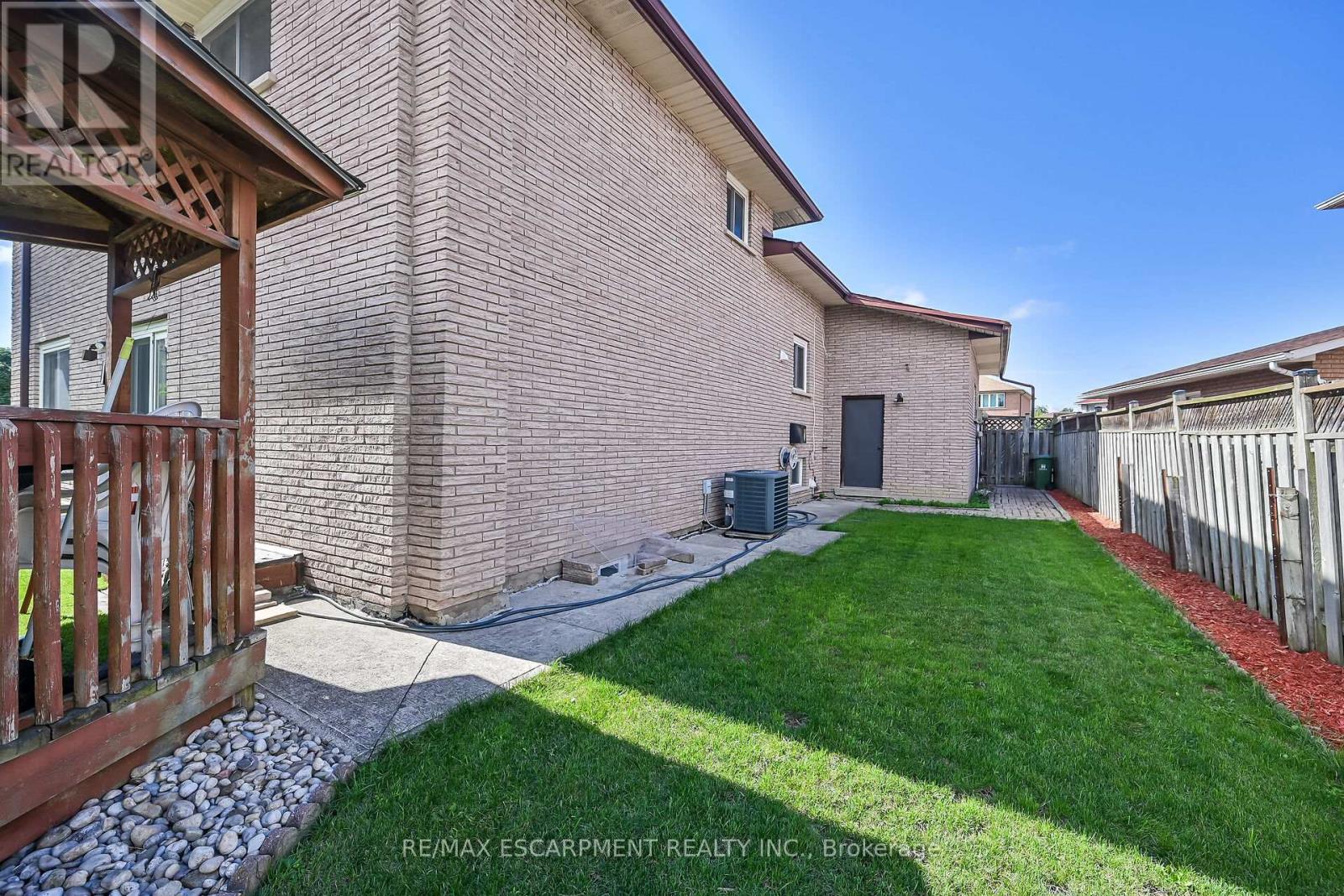 140 Solomon Crescent, Hamilton, Ontario  L8W 2G7 - Photo 46 - X12429821