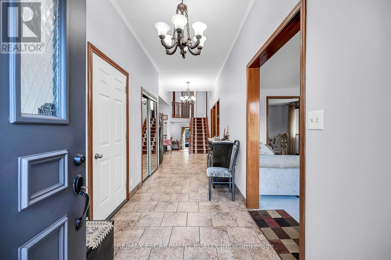 140 Solomon Crescent, Hamilton, Ontario  L8W 2G7 - Photo 6 - X12429821